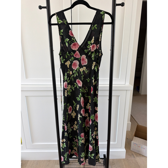 Réalisation Par Dresses & Skirts - Réalisation Par Black Floral V-Neck Midi Dress